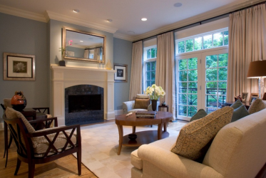 Французские окна в гостиной