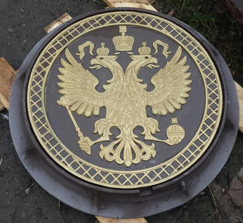 Декоративная крышка на люк и канализационный колодец: как ...