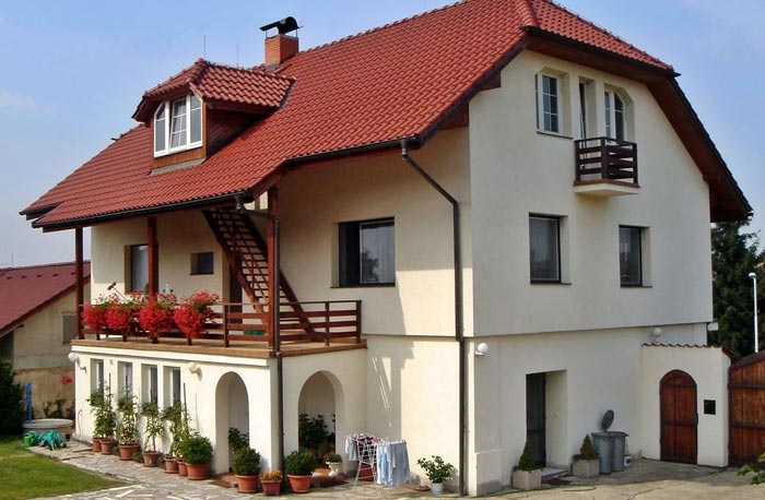 Чешский дом для женщин сколько россиян в германии