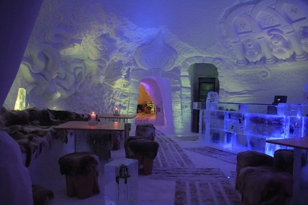 отель из снега