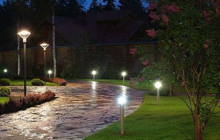 Светильники для освещения садовой мебели