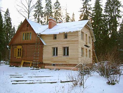 пристройка к деревянному дому