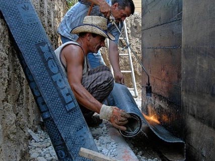 Устройство горизонтальной и вертикальной гидроизоляции фундамента своими руками (устройство, горизонтальный, гидроизоляция, фундамент, гидроизоляции фундамента, битумной мастики) устройство