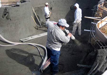 заливка бассейна бетоном